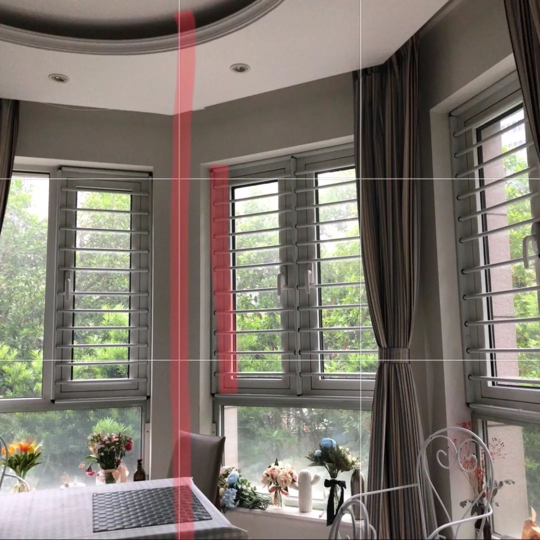 让桌面与横着的网格线平行