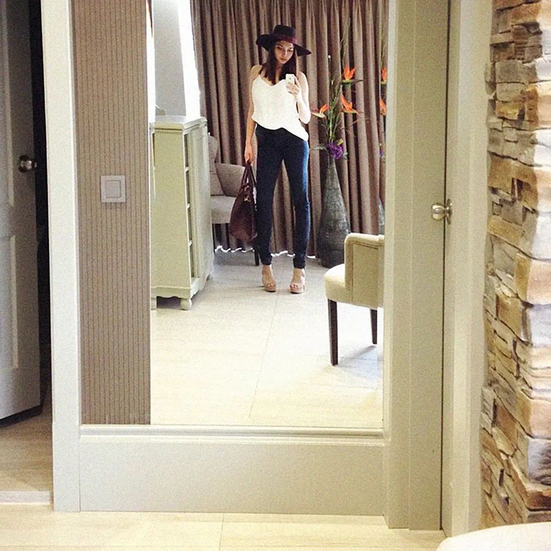 【网红教程】露肉炫富、整容嗑药…她这样4个