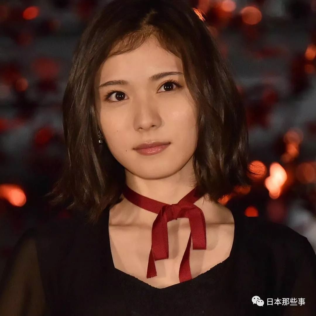 松冈茉优颜值在线灵魂有趣 凭借《小偷家族》出名