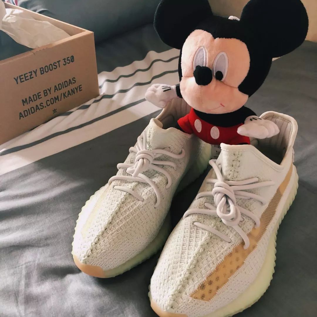 adidas Yeezy Boost 350 V2 Hyperspace HypeAnalyzer