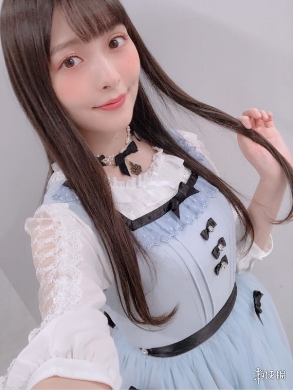 “政委周报”:春色怡人!上坂堇超清新春装美照!