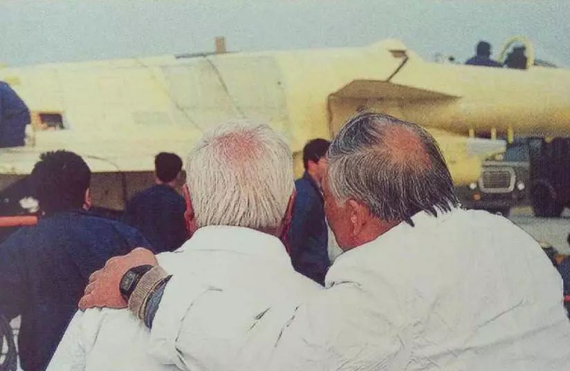 追忆宋文骢!战机列阵空天，致敬让战鹰翱翔的人|战机|宋文骢|宋文_新浪新闻