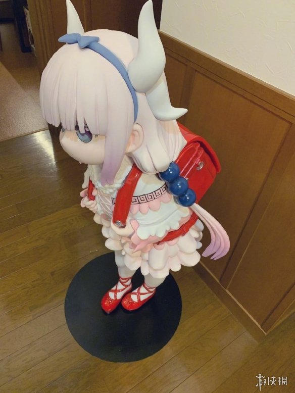 《小林家的妹抖龙》康娜等身大手办 售价10万太豪气