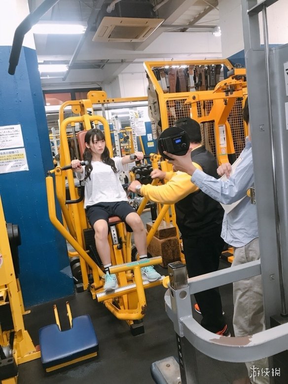 日本美女声优上坂堇曝近照 一袭露肩红裙令人心动!