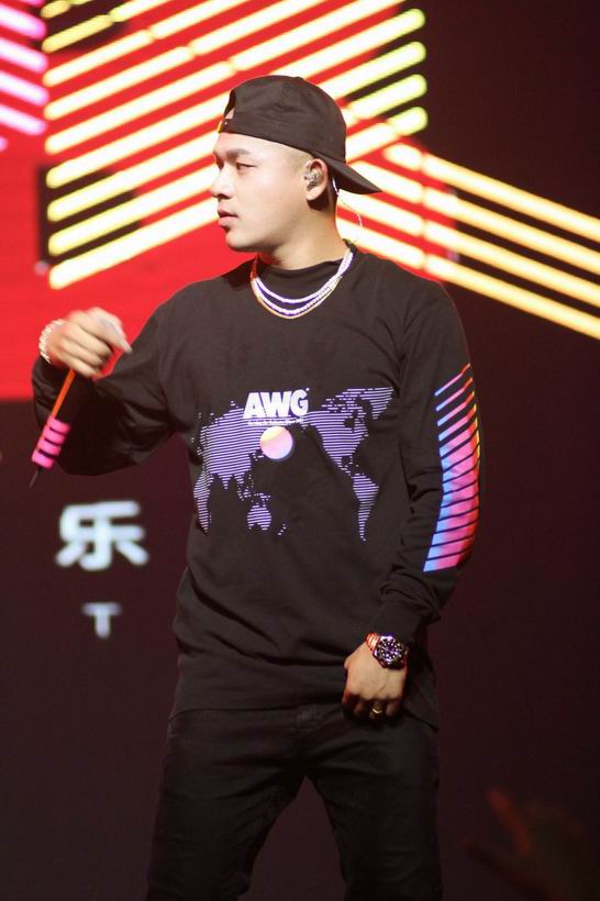 艾福杰尼、黄旭美国巡演最后一站洛杉矶站