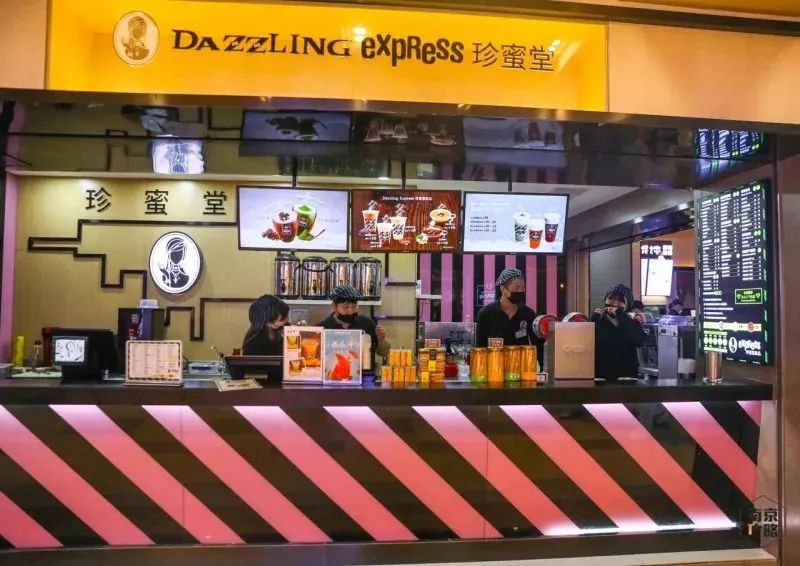 里面藏着无数座美食城!上美食餐桌高清的图片大全图片