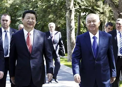 △2013年9月9日,习近平主席在塔什干同乌兹别克斯坦总统卡里莫夫举行会谈。