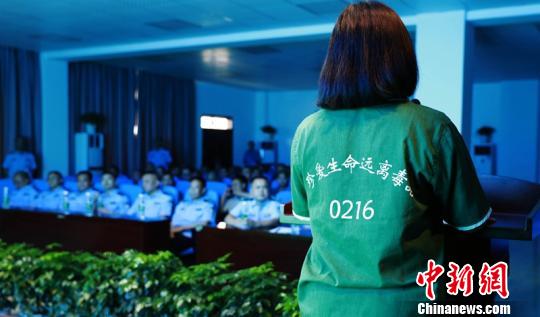 戒毒人员主动参与禁毒宣传。余在科 供图