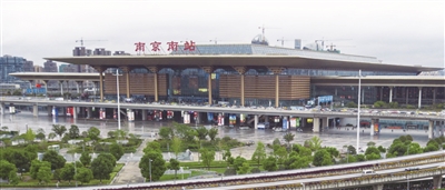 南京南站北广场从早堵到晚，无解？