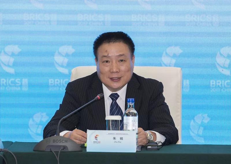 澳门威尼期娱乐 - 毛不易想牵手张韶涵被无视,尴尬的手无处安放,网友:太可爱啦!