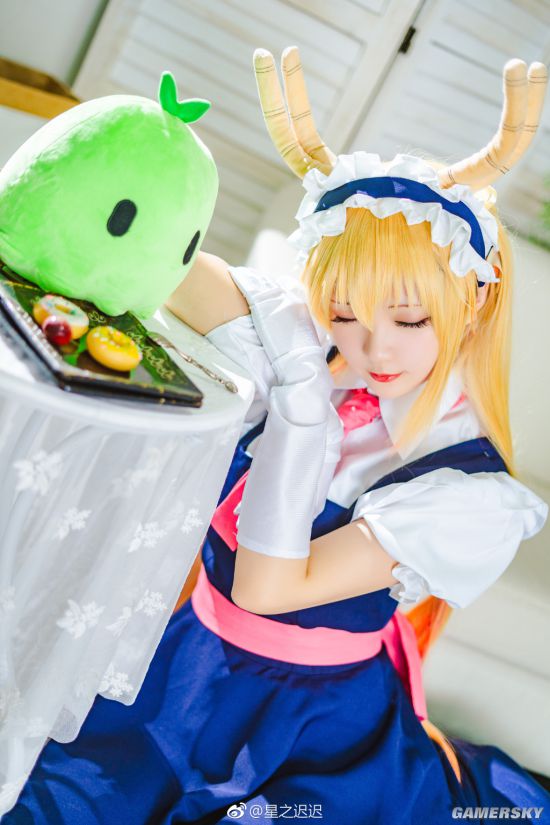 神还原《小林家的女仆龙》托尔Cosplay