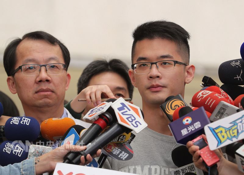 李敖病逝 儿子李戡:不举行活动一切从简|李敖|李戡|标靶_新浪新闻