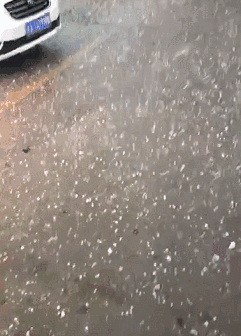 瞬间天黑!狂风暴雨冰雹来袭!青岛发布多个大风冰雹雷电预警!