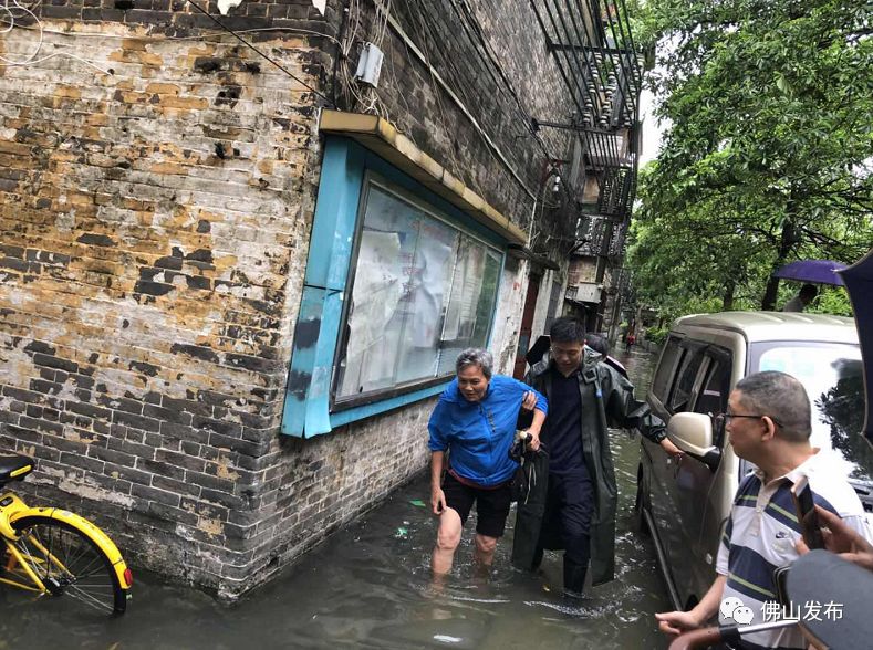 佛山市气象台发布龙卷风警报:多地请立即组织