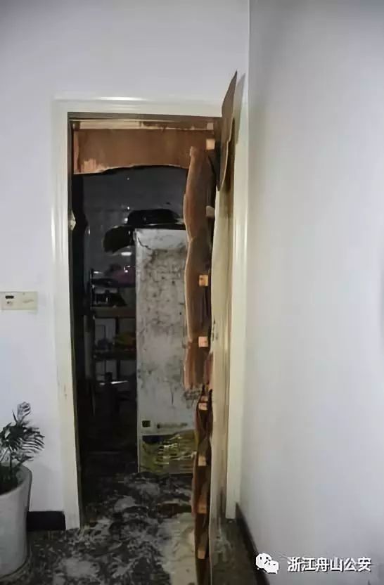女子自杀点煤气爆燃 警员为保护群众全身6刘仁娜