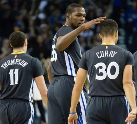 金州勇士gdp_半场21分助队紧咬比分,关键三分诛心,他同样是勇士的晋级功臣