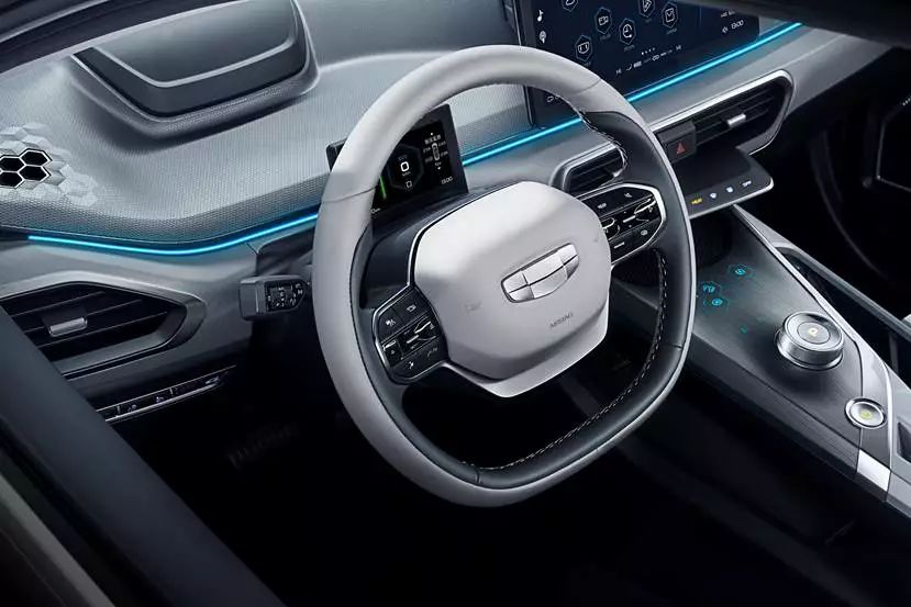 买不起特斯拉Model 3?三折价格的吉利几何A了解一下…