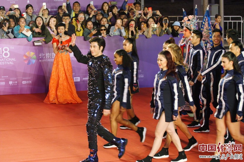 第八届北京国际电影节开幕红毯群星闪耀 王力宏压轴出场(组图)