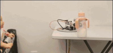 我们不会造硬核机器人,只能做出一堆破烂,但这不也能比赛吗?