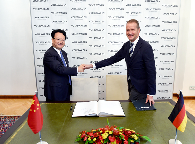 拓展全球视野统筹国际国内资源