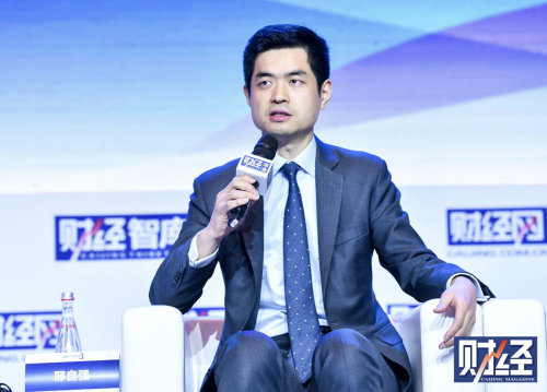 和记网上真人现场娱乐 心酸!两男孩躲在大巴车底为找父母,跟车80多公里浑身泥泞