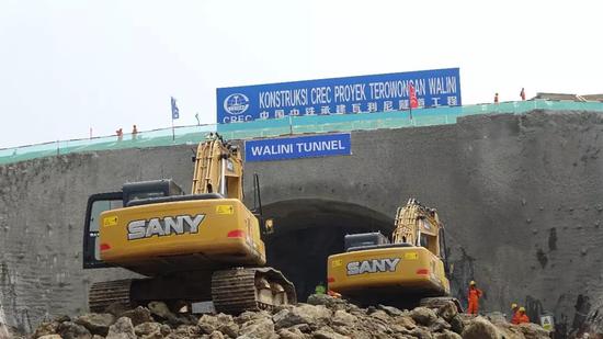 这是5月3日拍摄的中国中铁雅万高铁项目瓦利尼隧道施工现场。 新华社记者 梁辉 摄