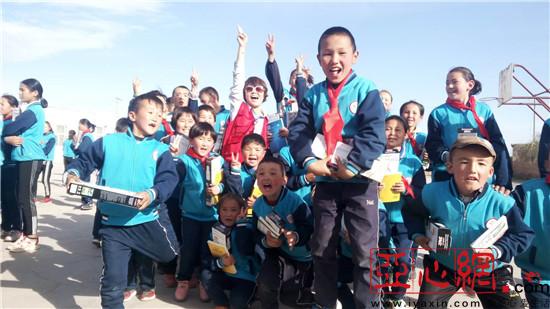 新疆托里县:爱心温暖牧区孩子