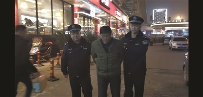 喝醉酒竟在列车上放火烧座椅