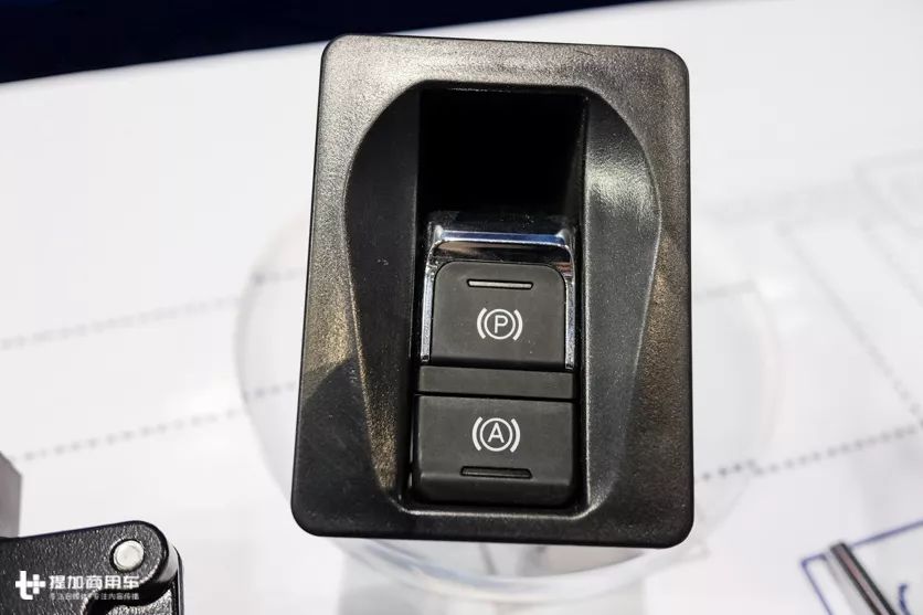 AMT变速箱、电子手刹,货箱减重430公斤,看跃进为我们描述的轻卡未来