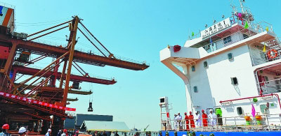 国内首艘江海直达船完成首航