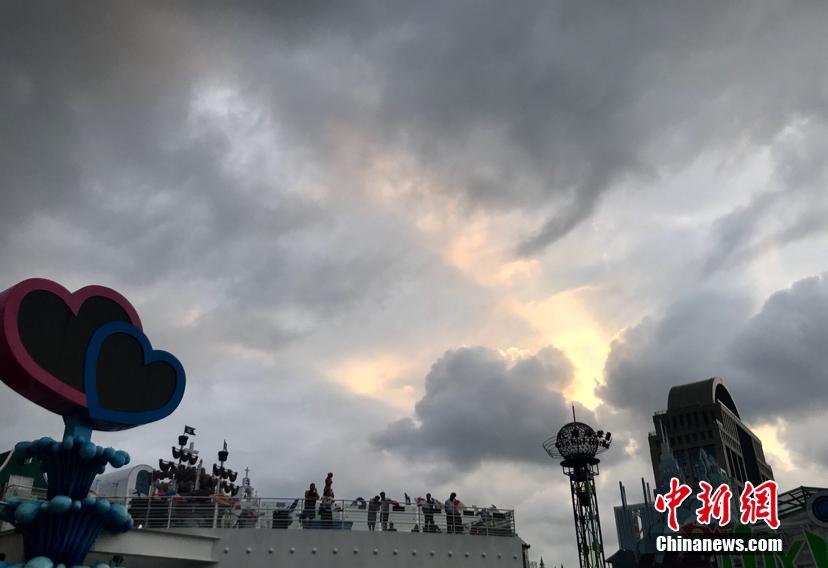 台风苏力逼近 江苏常州上空风云涌动变幻莫测