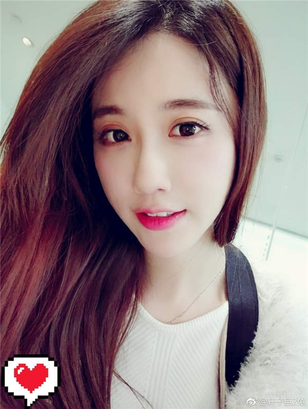 哈登神勇全靠她?“ASMR第一女神”晒火箭队13号球服