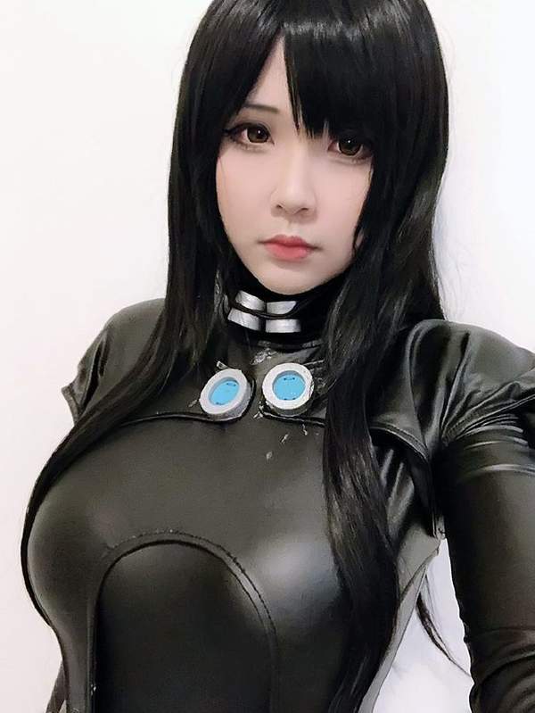 亚裔美女Cos《杀戮都市》下平玲花 玲珑曲线一览无遗