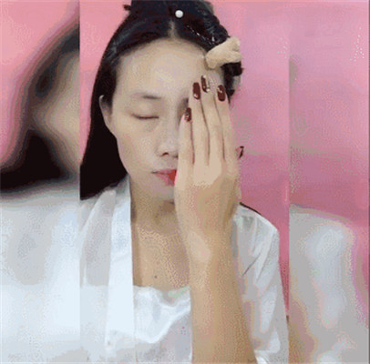 午fun | 女子仿妆《延禧攻略》 网友:一个人可以