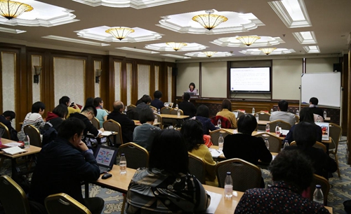 哪些银行人口老龄_老龄人口护理图片