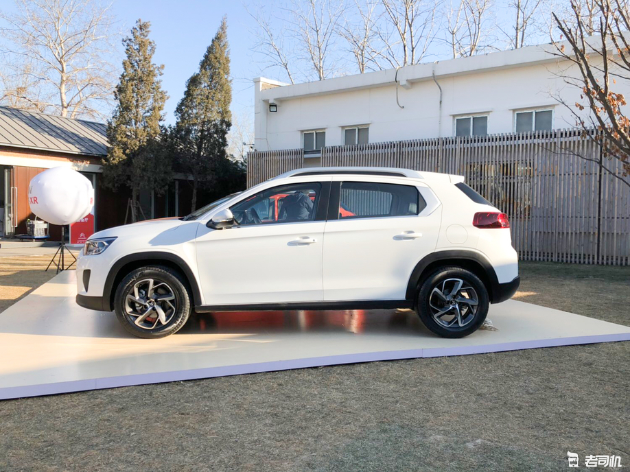 变硬气的法系小型SUV 新款C3