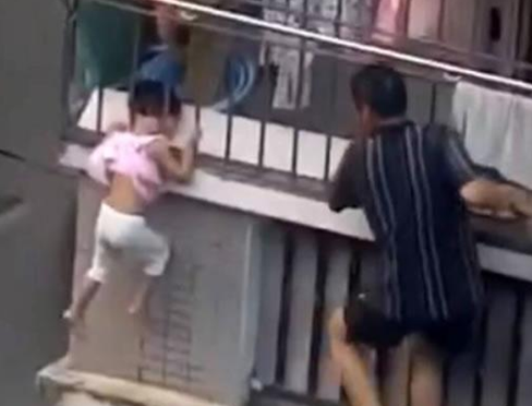 贝博竞彩 - 沁县交警全力排查隐患危险路段确保交通安全