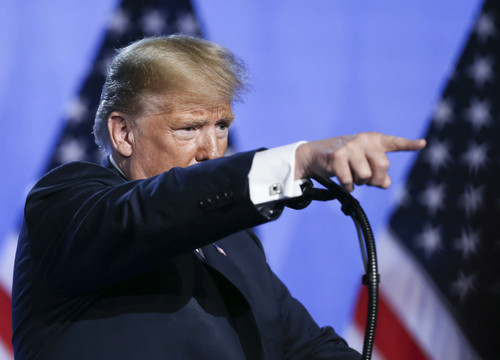 7月12日,在比利时布鲁塞尔的北约总部,美国总统特朗普召开新闻发布会。新华社记者 叶平凡 摄