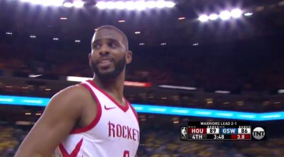 足球边线球可以抢断吗,足球边线球发球规则