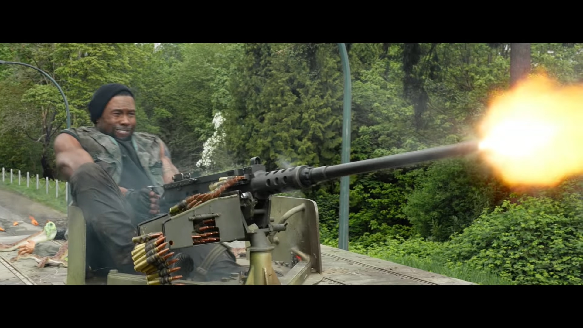 新《铁血战士》中文版预告 铁血战士发怒血洗人类