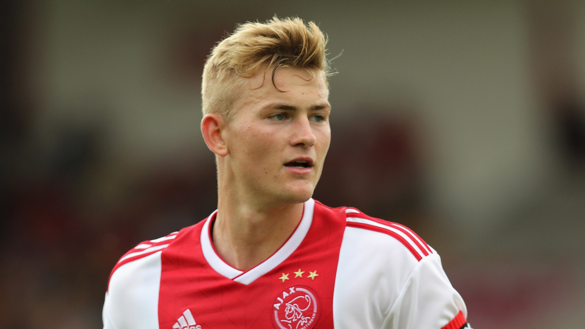 接班德里赫特?阿贾克斯有意曼联年轻中卫