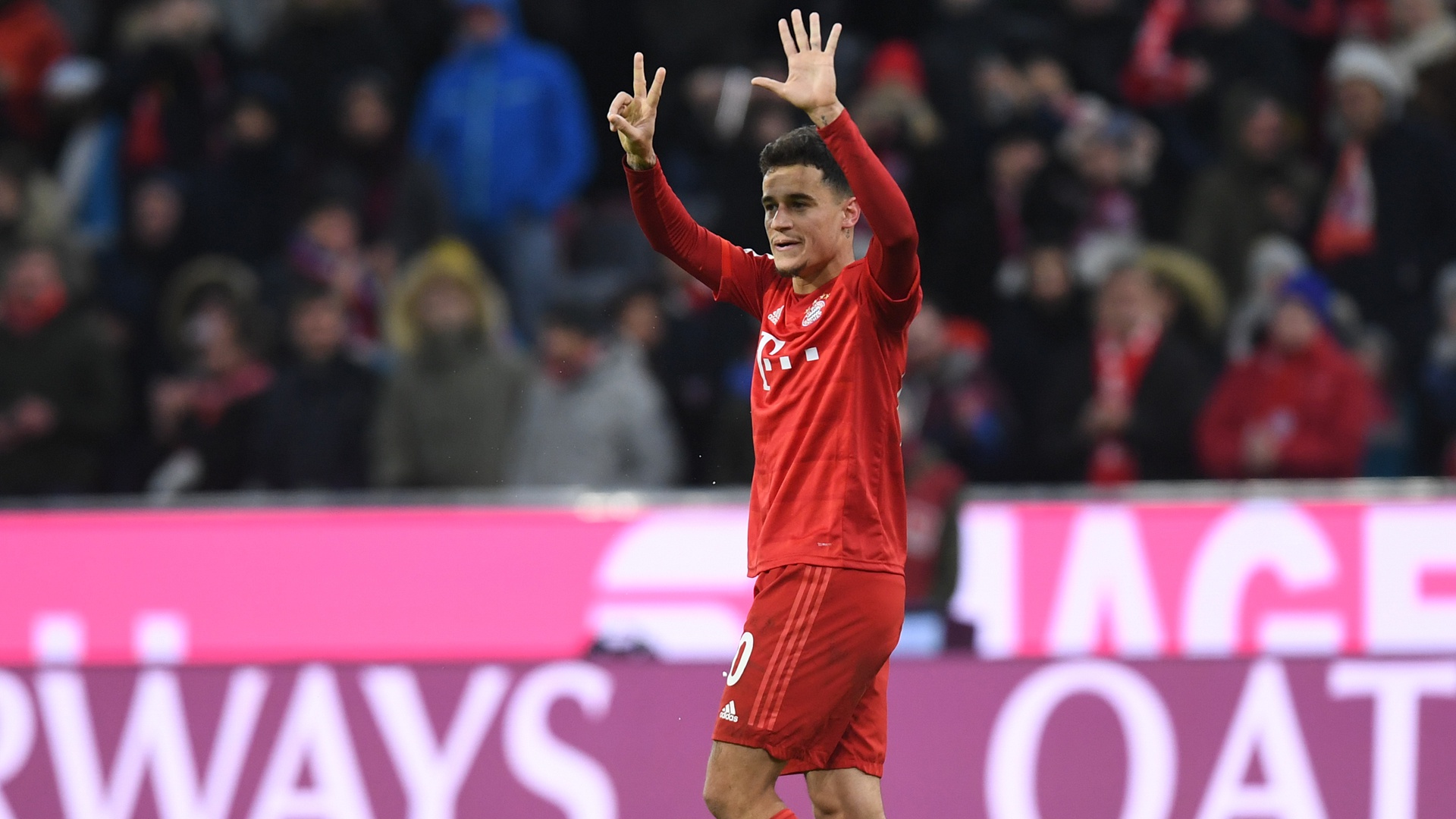 成人装尺码太大 库蒂尼奥一直身穿拜仁童装球衣