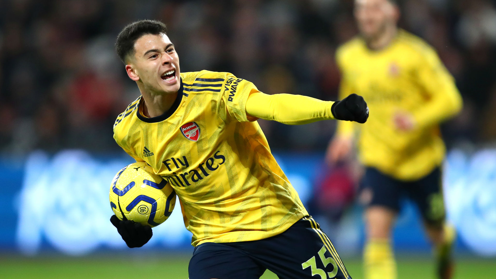 马蒂内利回忆曼联试训经历:博格巴超级谦虚