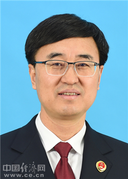 唐永军,男,1968年2月生,满族,中共党员,研究生学历。