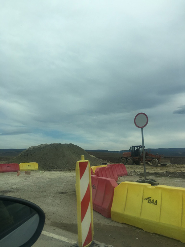 制裁封锁下的克里米亚:狂欢后的双重生活