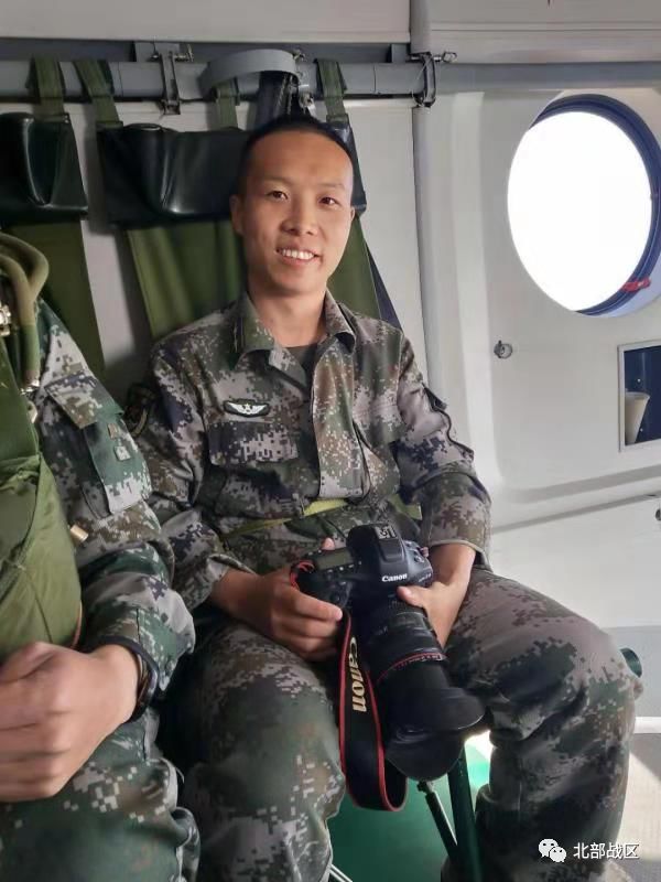 以笔作枪，写尽军旅，最美“兵记者”一直在路上！