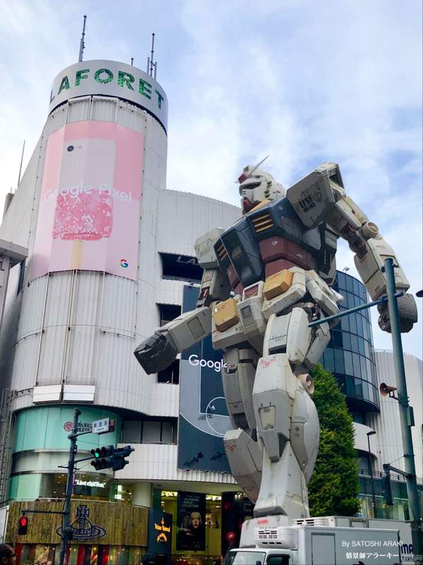 日本大神打造超真实微景观 元祖高达漫步横滨