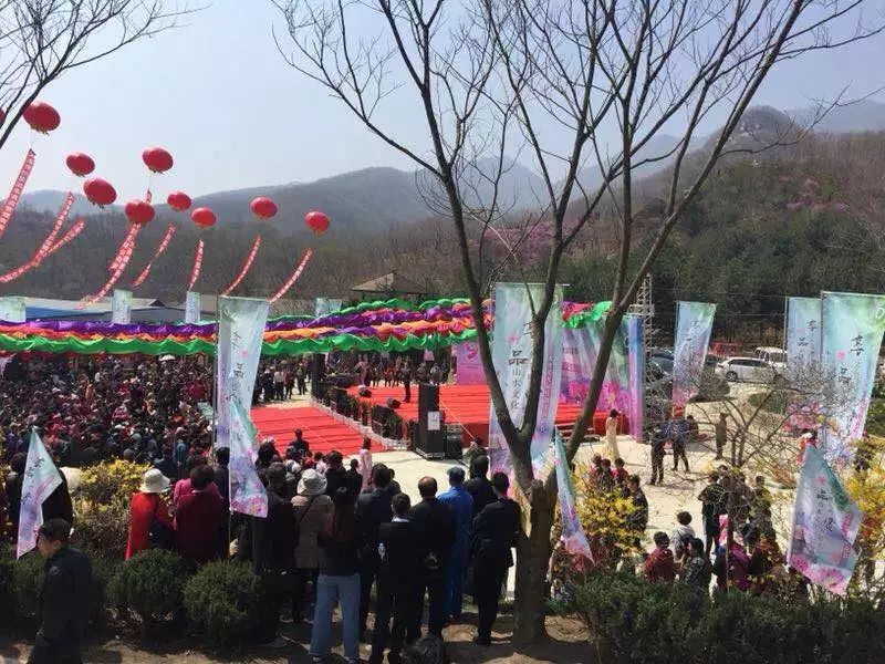 公园内还有著名的辽南第三高峰歇马峰等9处山峰