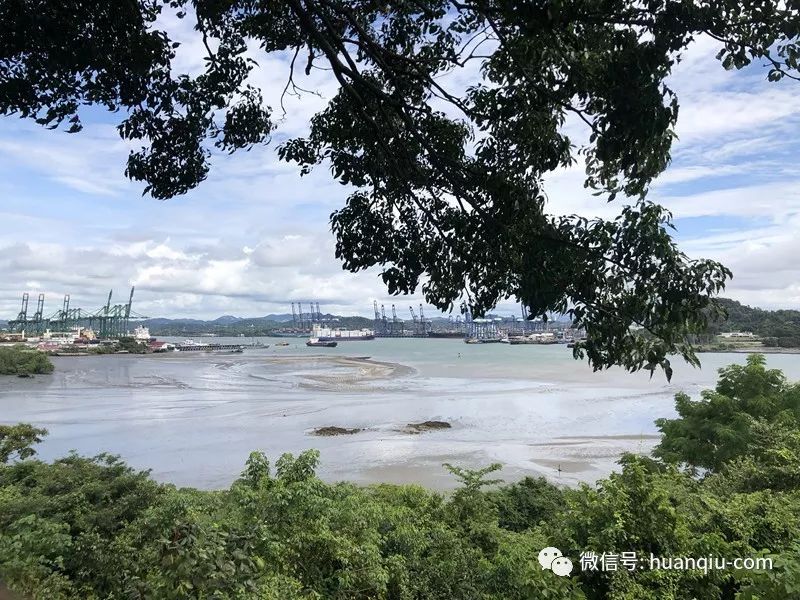 远眺巴拿马运河