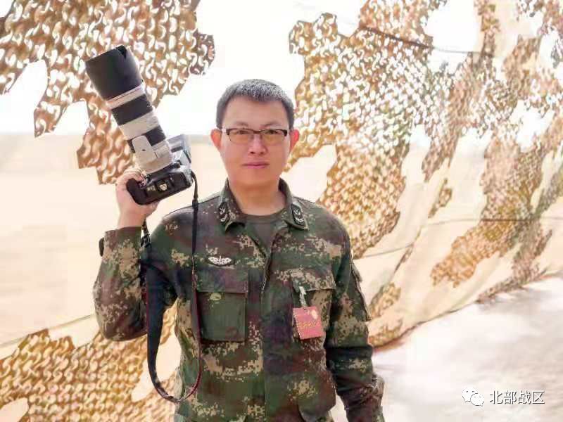 以笔作枪,写尽军旅,最美“兵记者”一直在路上!